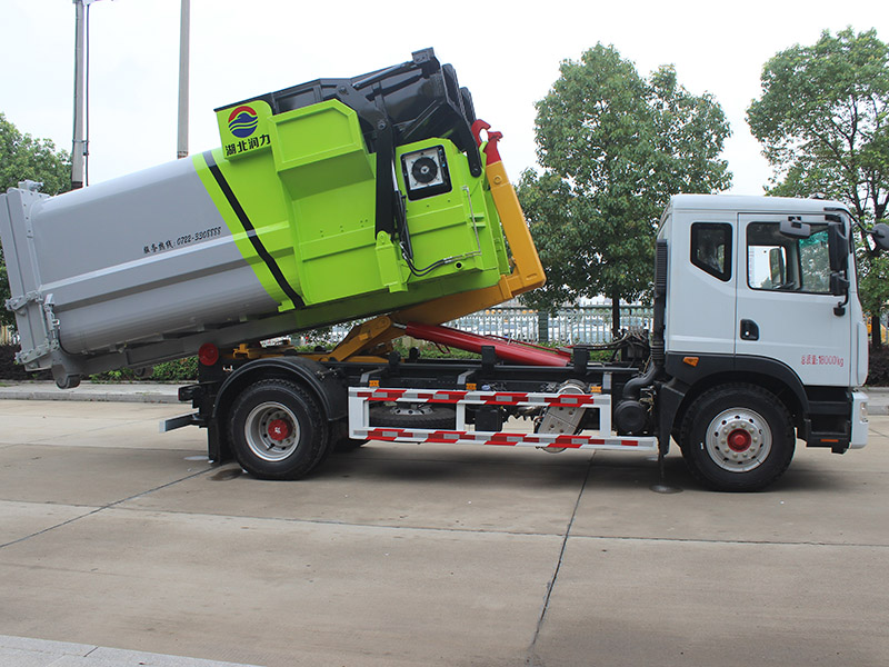 东风D9钩臂车SCS5182ZXXEQ6车厢可卸式垃圾车