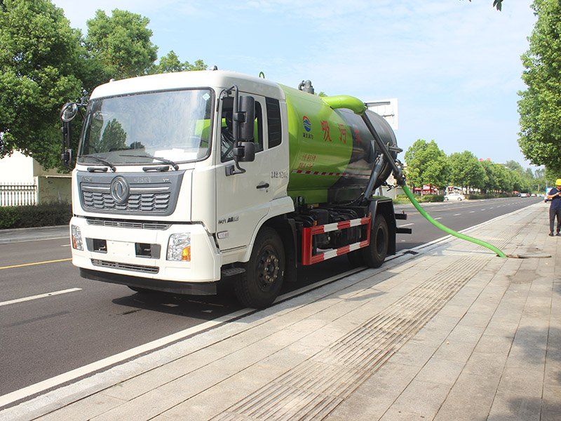 东风天锦10方吸污车