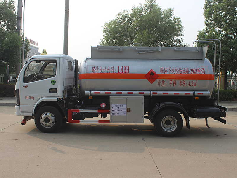 东风多利卡4.6立方SCS5070GRYEQ6易燃液体罐式运输车