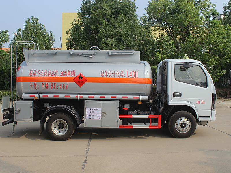 东风多利卡4.6立方SCS5070GRYEQ6易燃液体罐式运输车