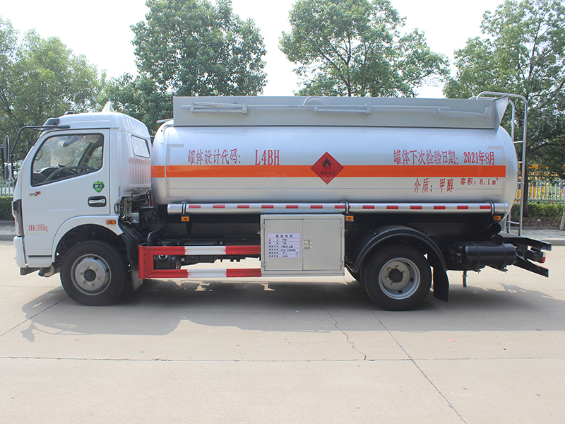 东风多利卡8.1立方SCS5120GRYEQ6易燃液体罐式运输车