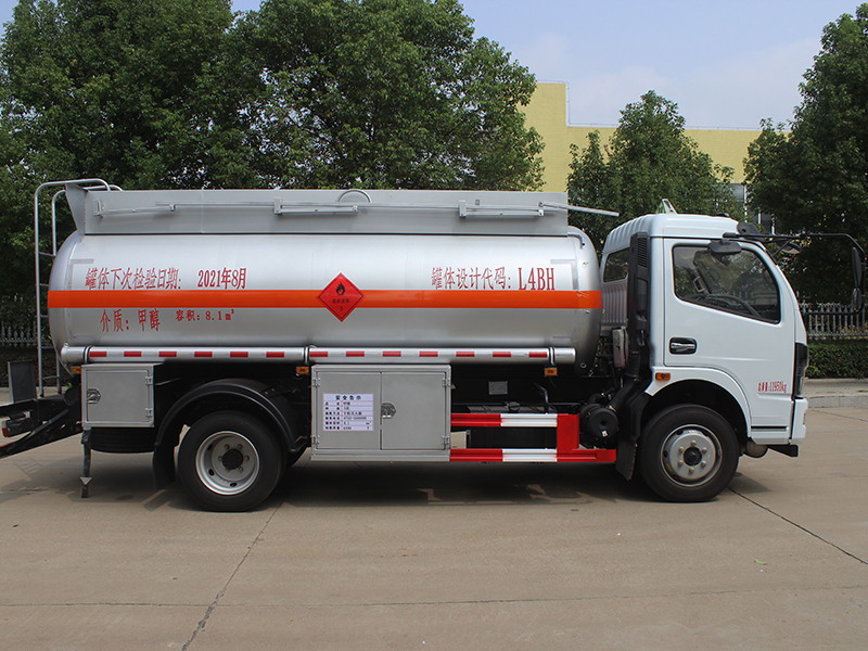 东风多利卡8.1立方SCS5120GRYEQ6易燃液体罐式运输车