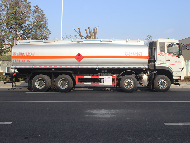 东风专底25立方SCS5322GYYDFV6运油车