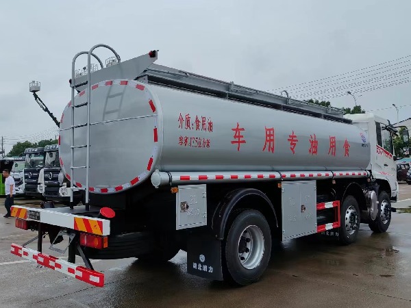 东风前四后四食用油运输车